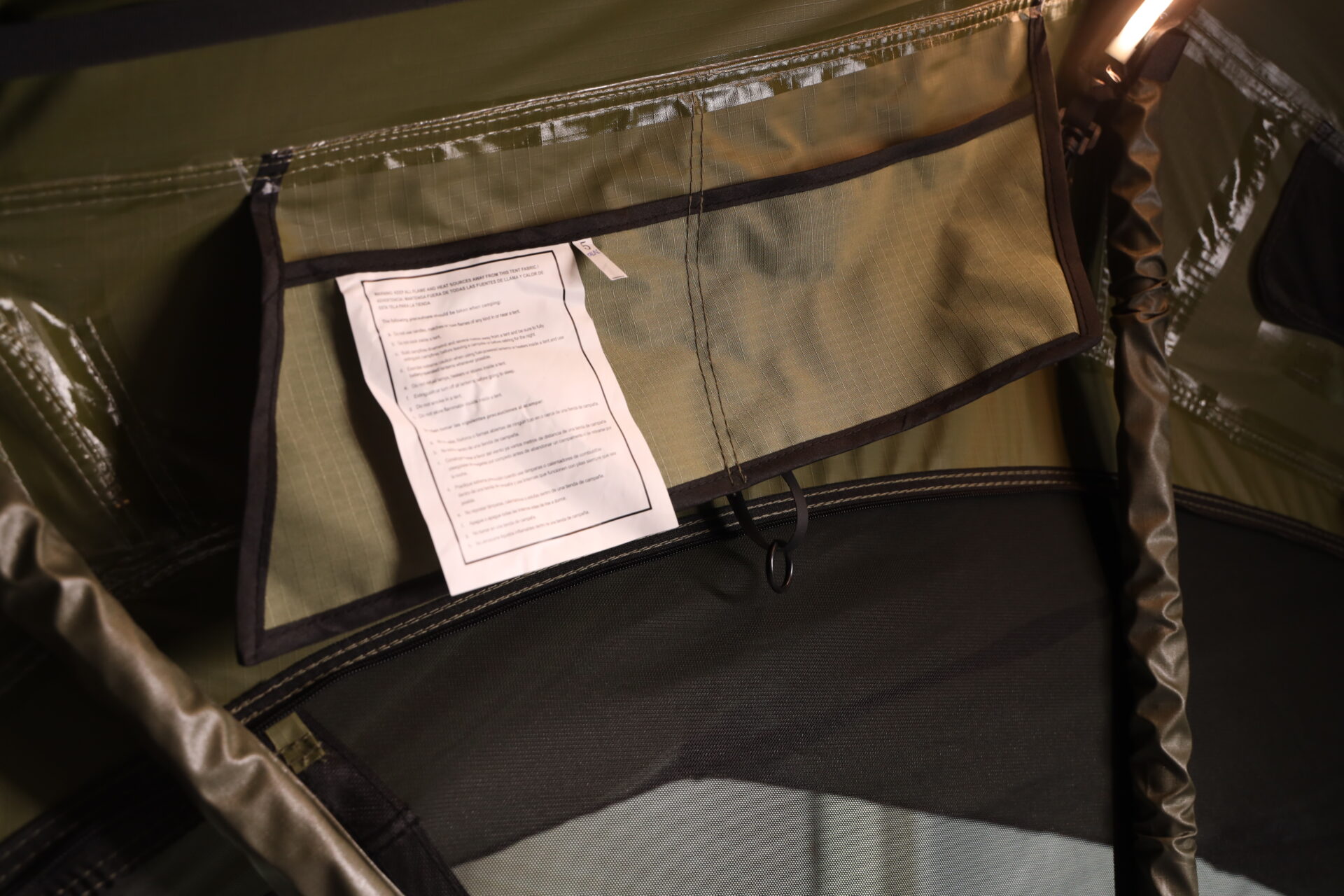 2X2A6398 FjällVila UppLöv 140L Softtop-Dachzelt Khaki-Grün